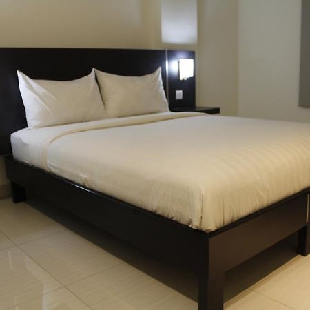 Bella Vita Hotel Kupang  Extérieur photo