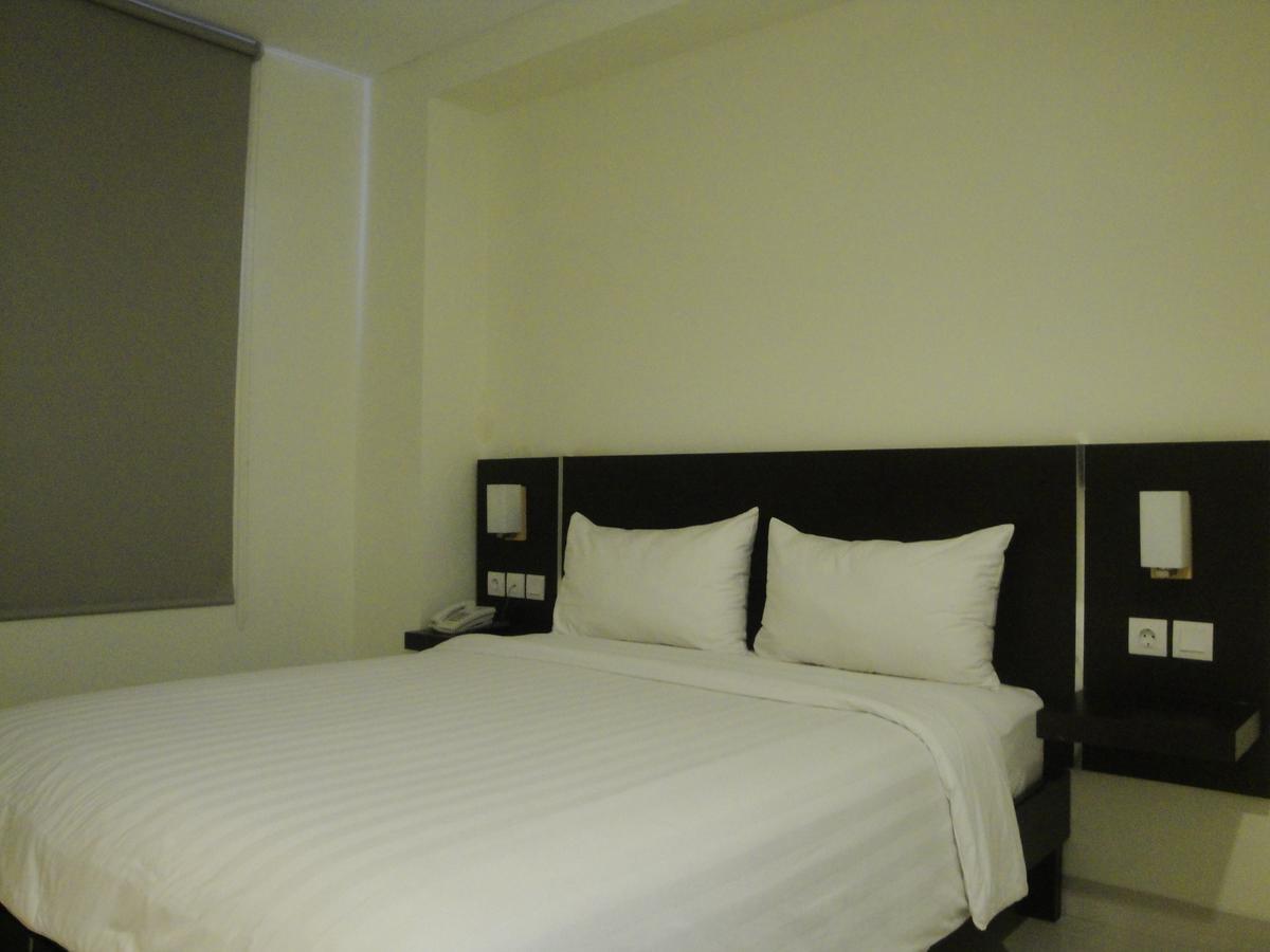 Bella Vita Hotel Kupang  Extérieur photo