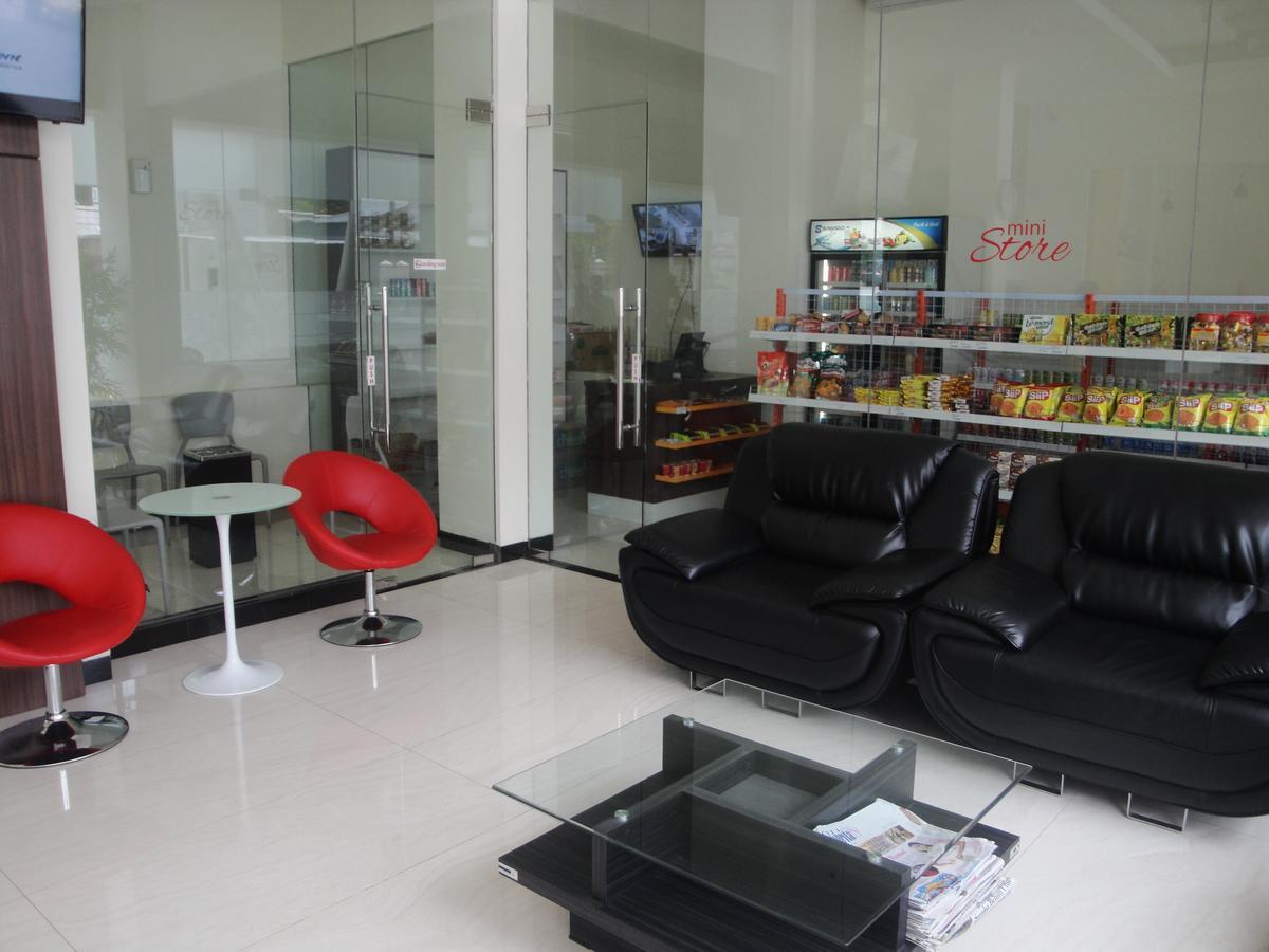 Bella Vita Hotel Kupang  Extérieur photo