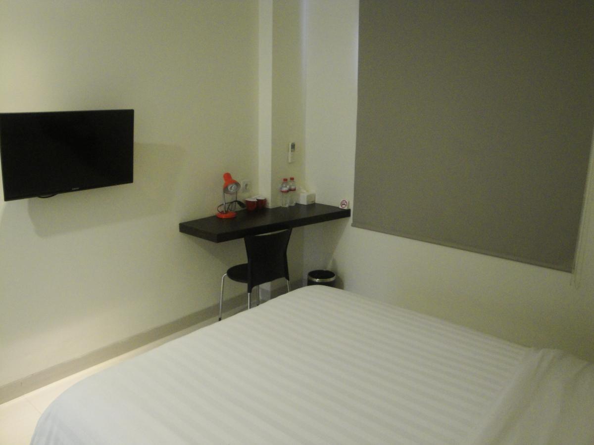 Bella Vita Hotel Kupang  Extérieur photo