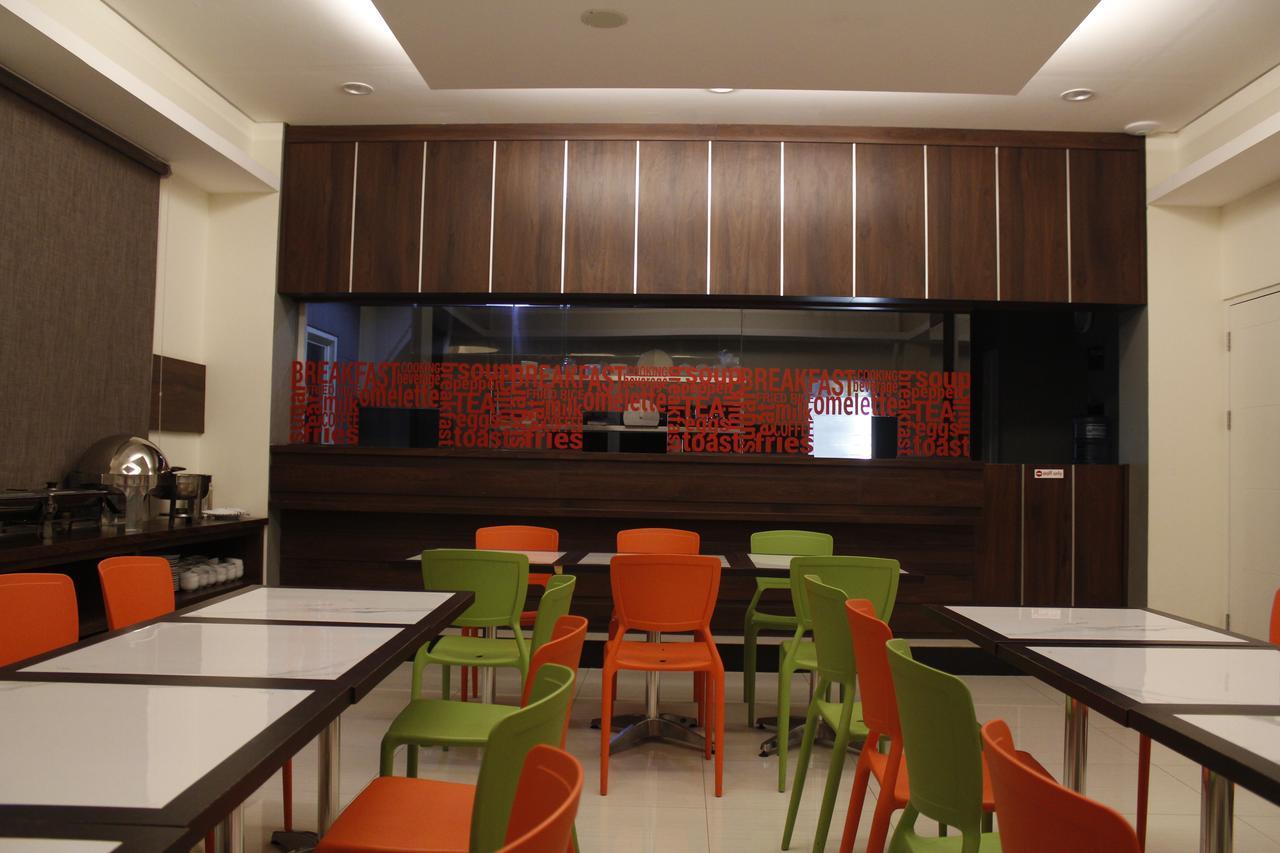 Bella Vita Hotel Kupang  Extérieur photo