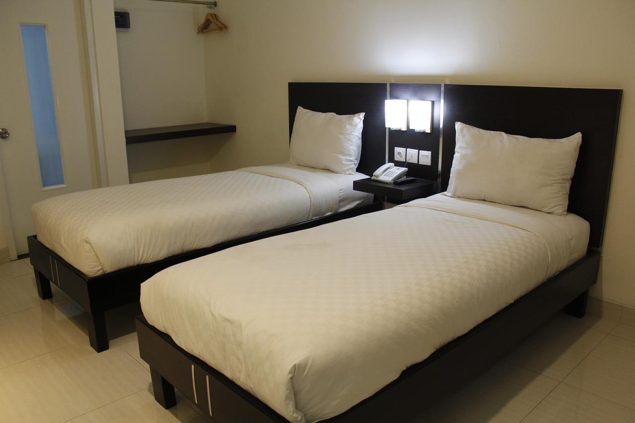 Bella Vita Hotel Kupang  Extérieur photo